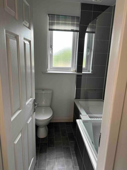 Family Friendly Detached 2 Bed Home, Loch Lomond Holiday home *