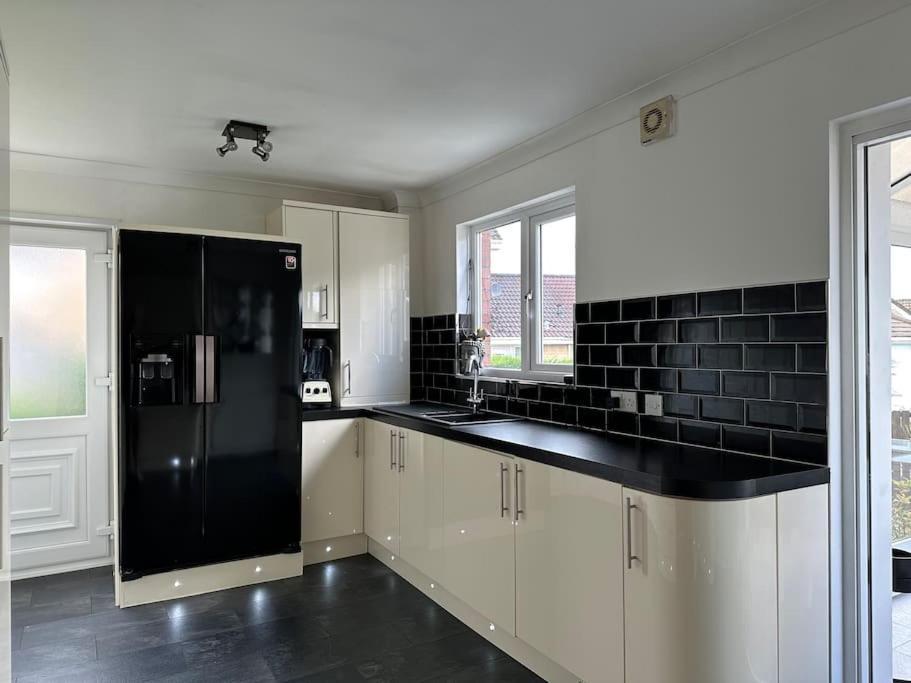 Family Friendly Detached 2 Bed Home, Loch Lomond Bonhill